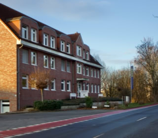 Eichenbrink 7 - Eingang auf Gebäuderückseite